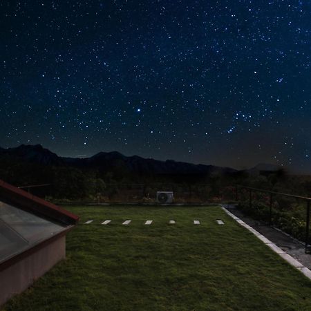 Villa Ambara Sumberkima Banyuwedang Kültér fotó